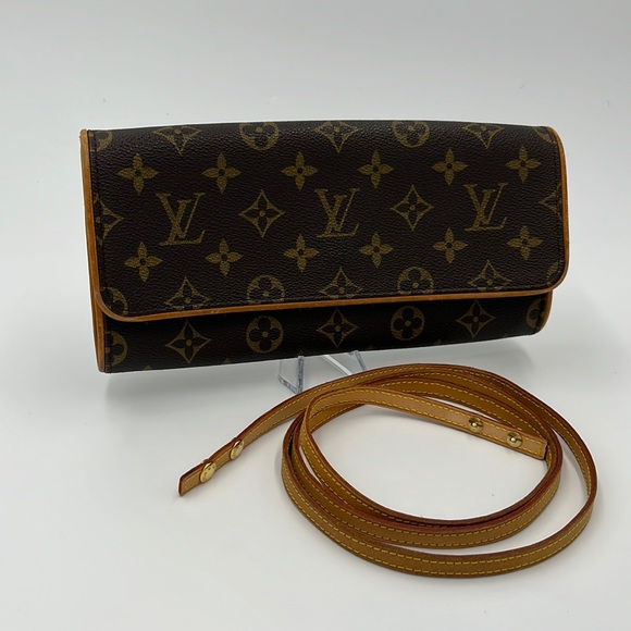 Louis Vuitton Monogram Twin Pochette with COA - Picture 4 of 17